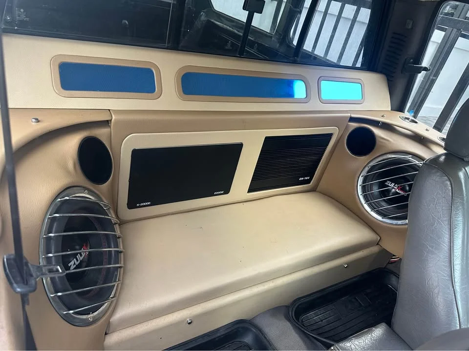 1990 Isuzu TFR III 2