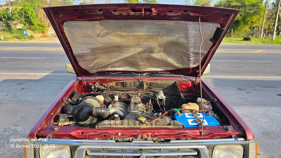 1992 Mitsubishi Triton II 2