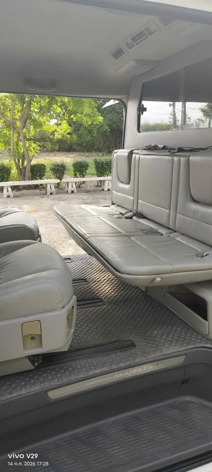 2009 Toyota Commuter V (H200) 2
