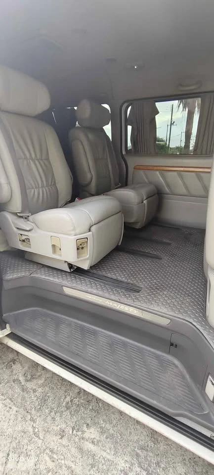 2009 Toyota Commuter V (H200) 3