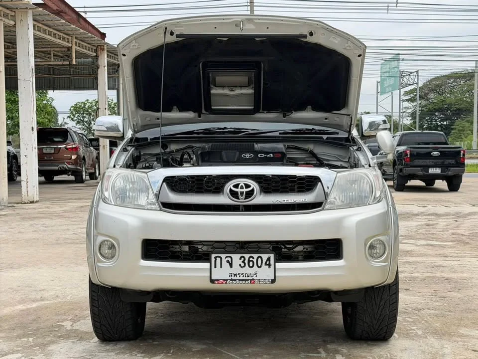 2011 Toyota Hilux VII 3