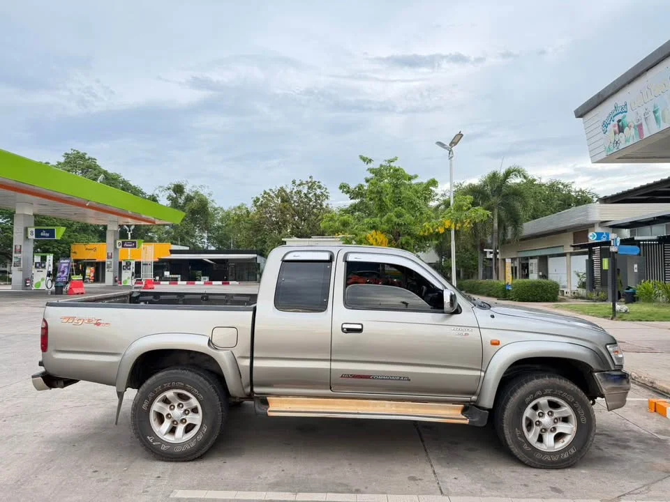 2002 Toyota Hilux Tiger VI 3
