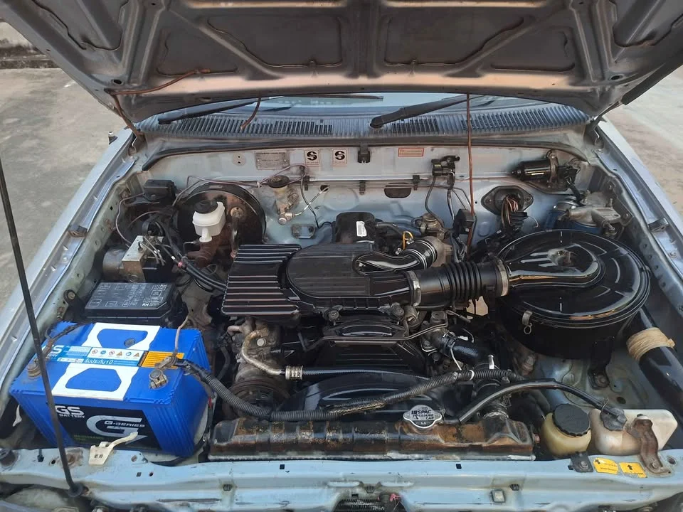2001 Toyota Hilux Tiger VI 3