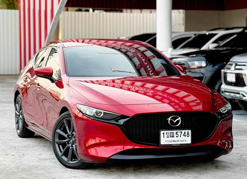 2020 Mazda 3 IV 3