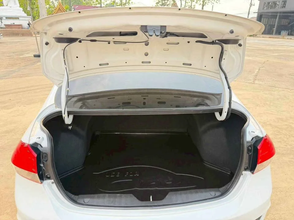 2015 Suzuki Ciaz 2