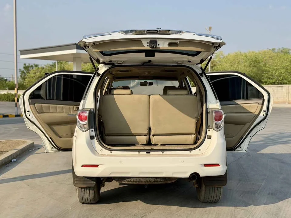 2012 Toyota Fortuner I 3