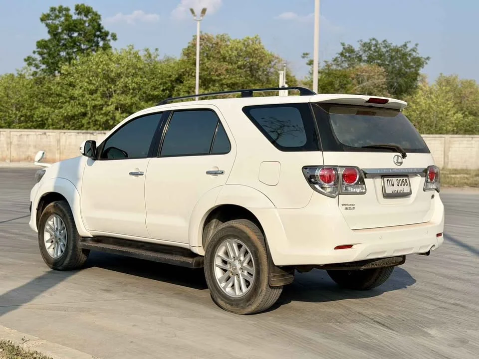 2012 Toyota Fortuner I 2