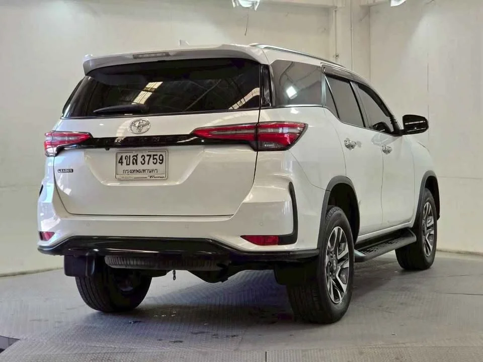 2023 Toyota Fortuner II 2