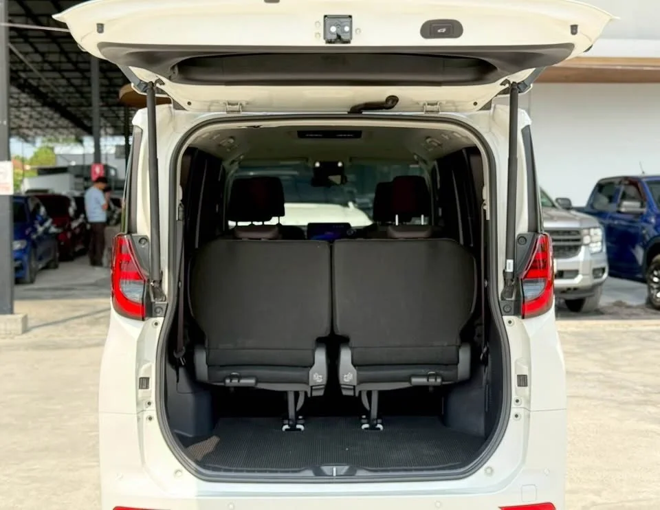 2024 Toyota Voxy IV 2