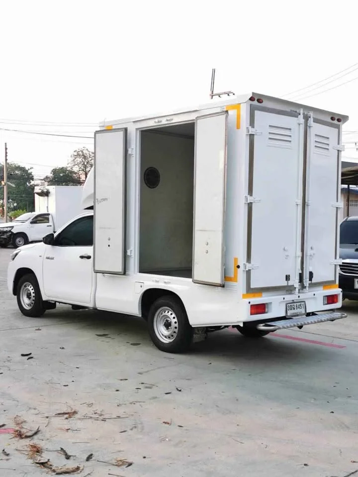 2020 Toyota Hilux VIII 2