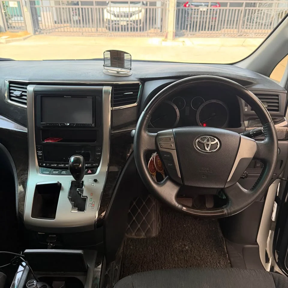 2013 Toyota Alphard, Vellfire II (AH20) 3