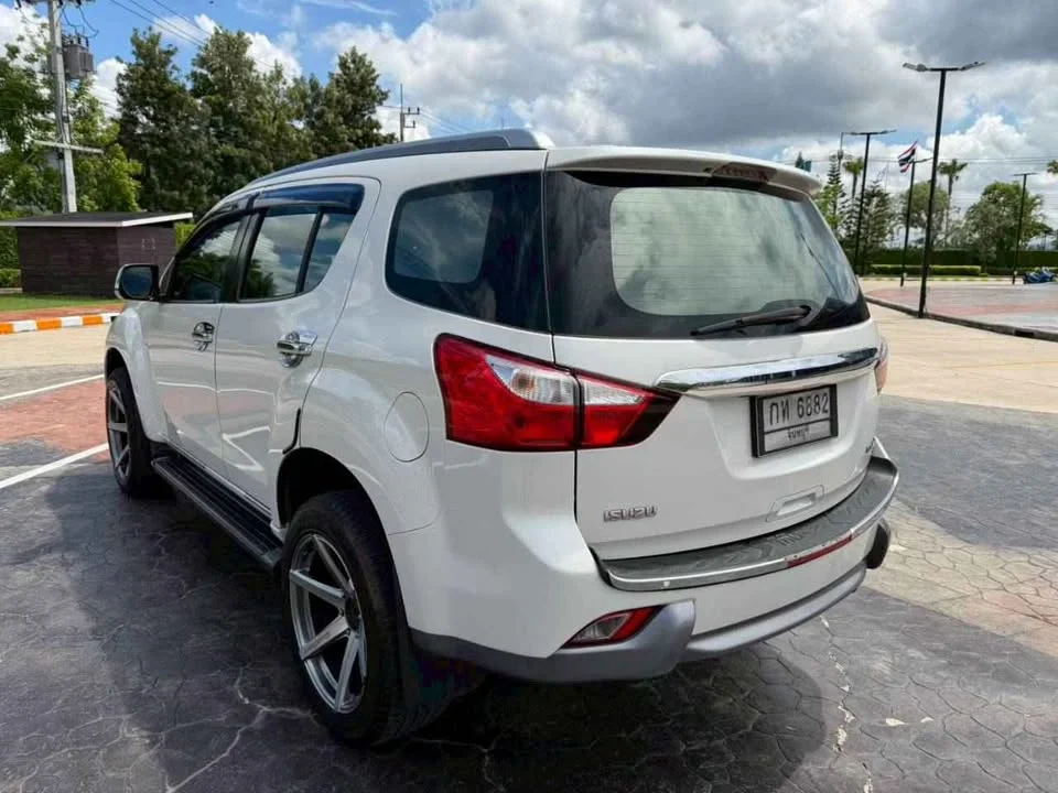 2014 Isuzu MU-X I 3