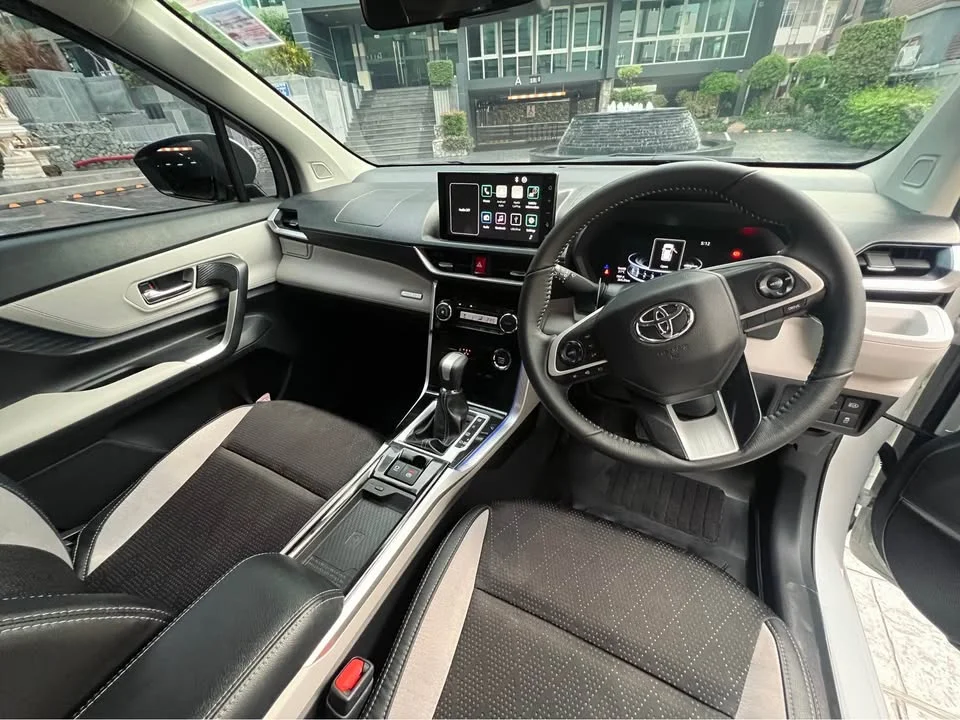 2023 Toyota Veloz III 2