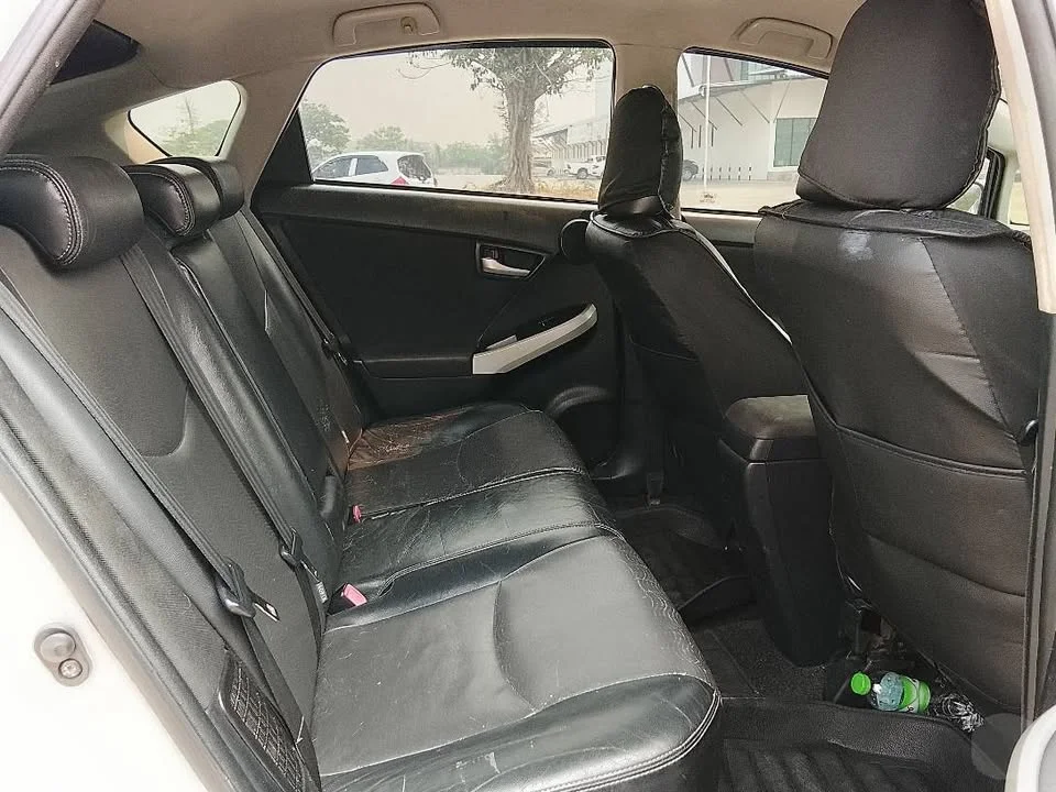 2013 Toyota Prius III 3