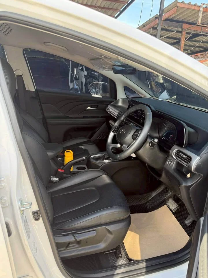 2023 Hyundai Stargazer KS 3