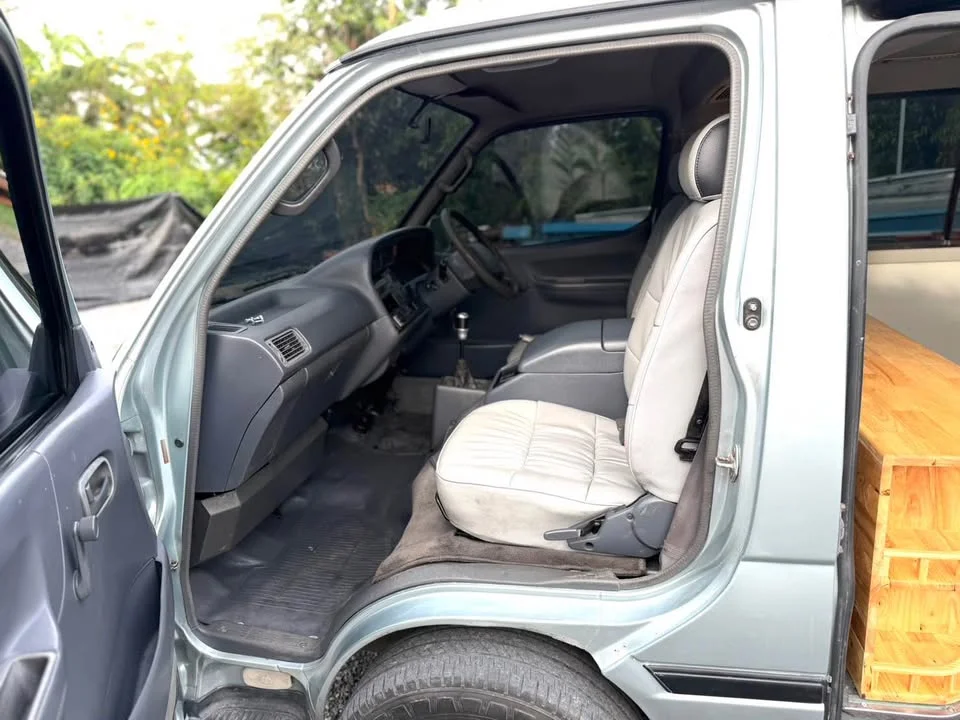 2000 Toyota Commuter IV (H100) 3