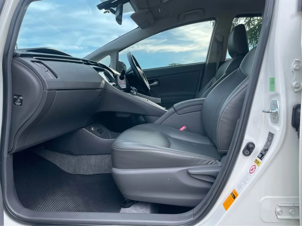 2011 Toyota Prius III 3