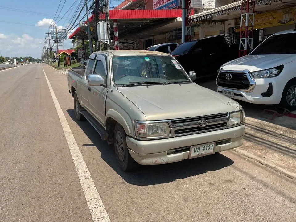 2000 Toyota Hilux Tiger VI 2