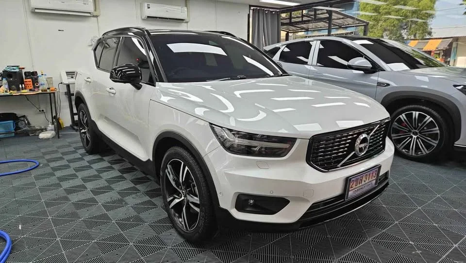 2020 Volvo XC40 2