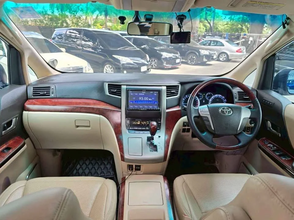 2010 Toyota Alphard, Vellfire II (AH20) 3