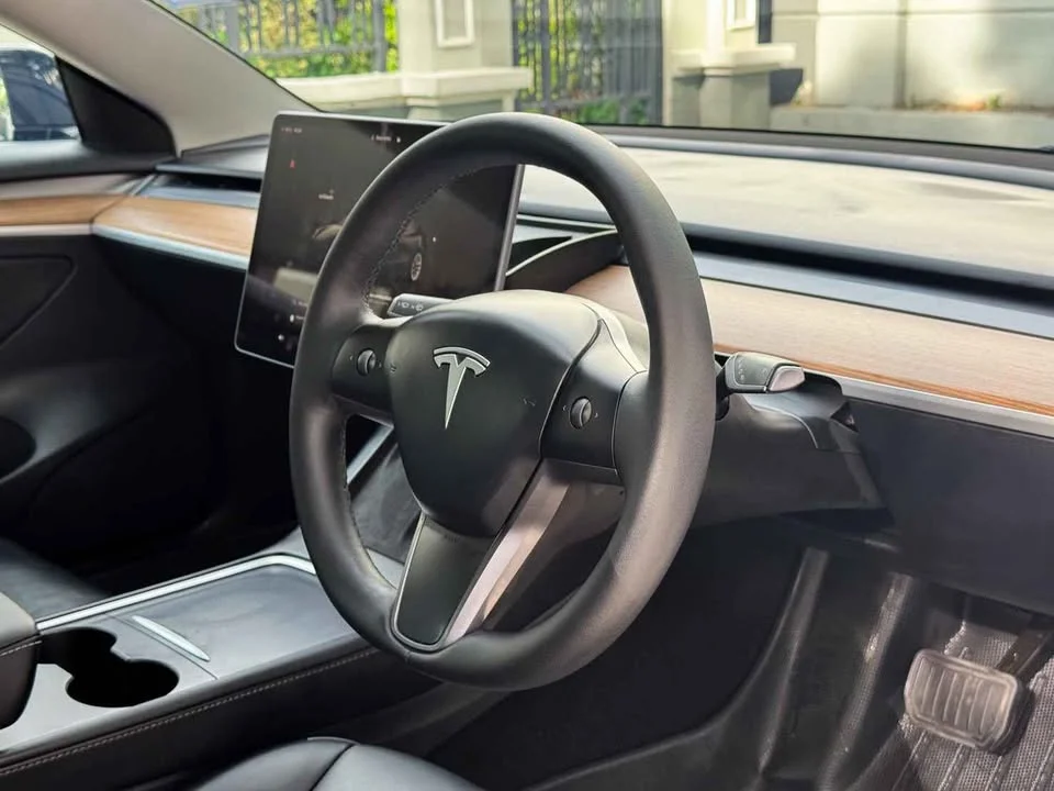 2023 Tesla Model 3 2