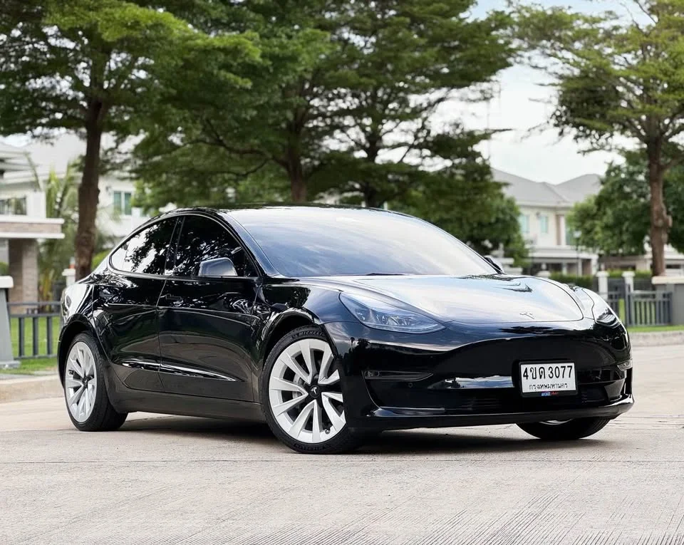 2023 Tesla Model 3 2