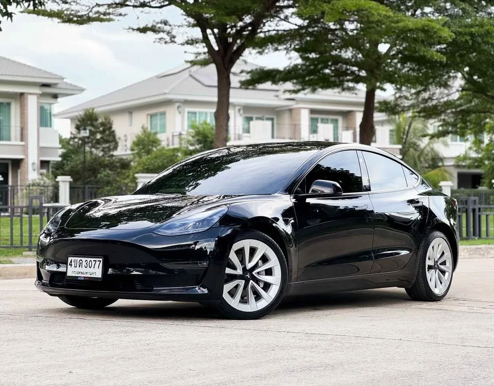 2023 Tesla Model 3 2