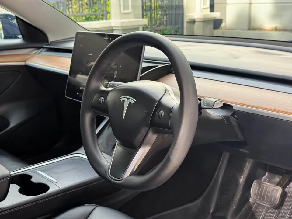 2023 Tesla Model 3 3