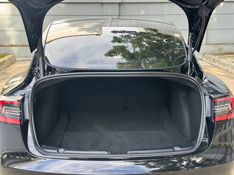 2023 Tesla Model 3 2