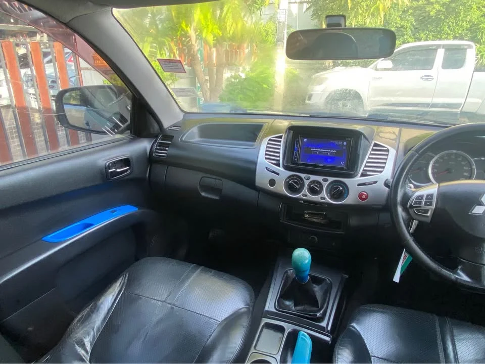 2012 Mitsubishi Triton IV 2