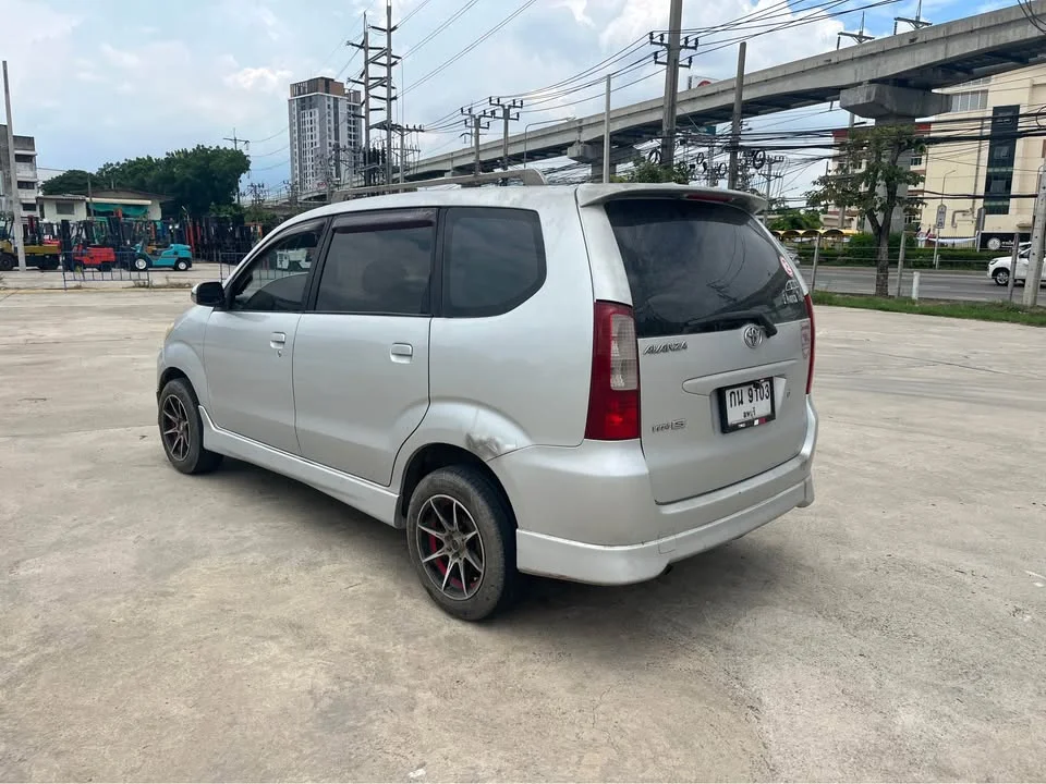 2005 Toyota Avanza I 2