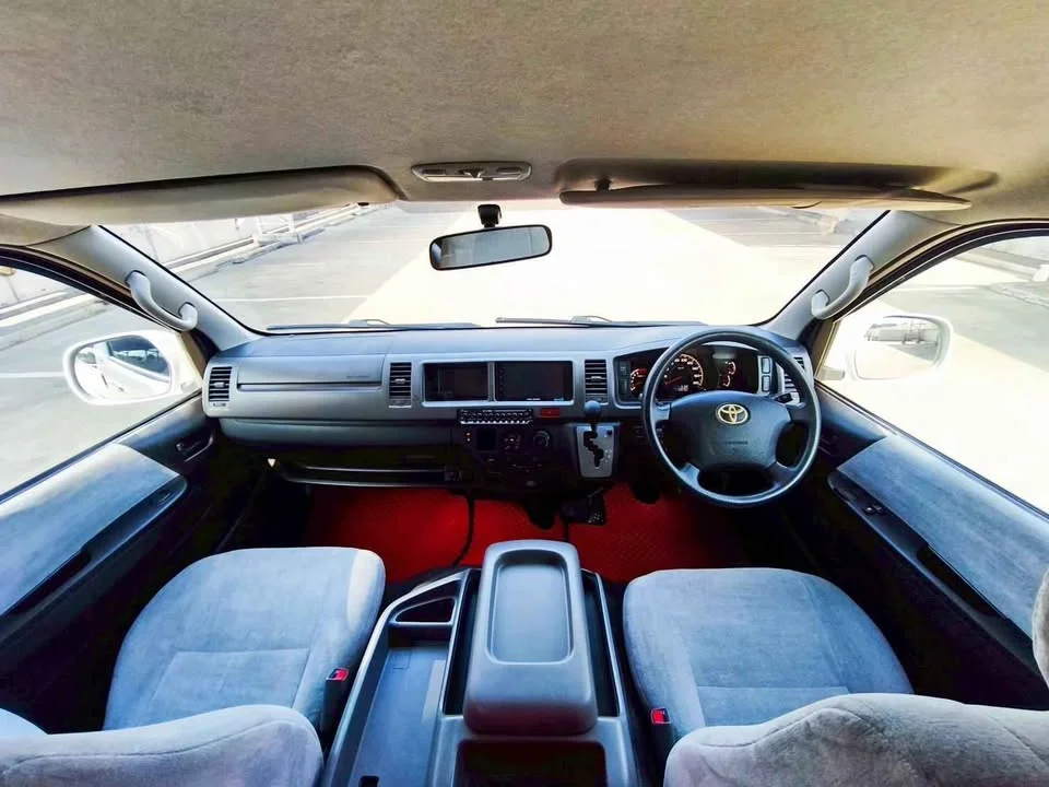 2009 Toyota Commuter V (H200) 3