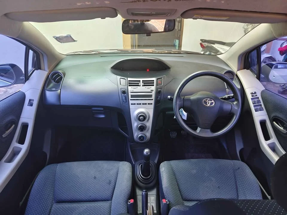 2006 Toyota Yaris II 2