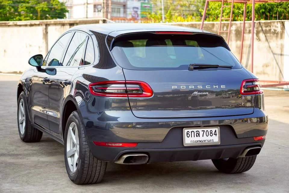 2016 Porsche Macan I 2