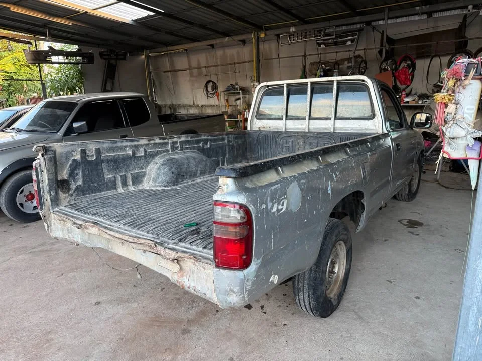 2002 Toyota Hilux Tiger VI 2