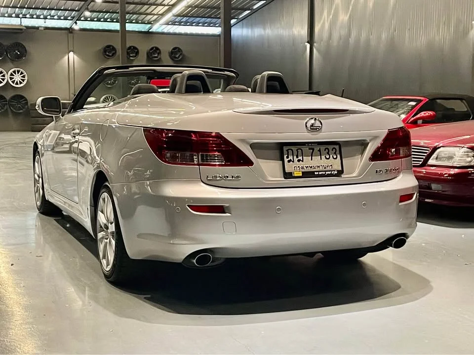 2010 Lexus IS II 3