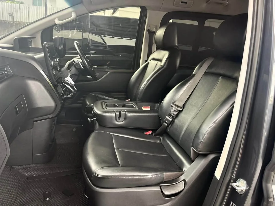 2022 Hyundai Staria US4 3