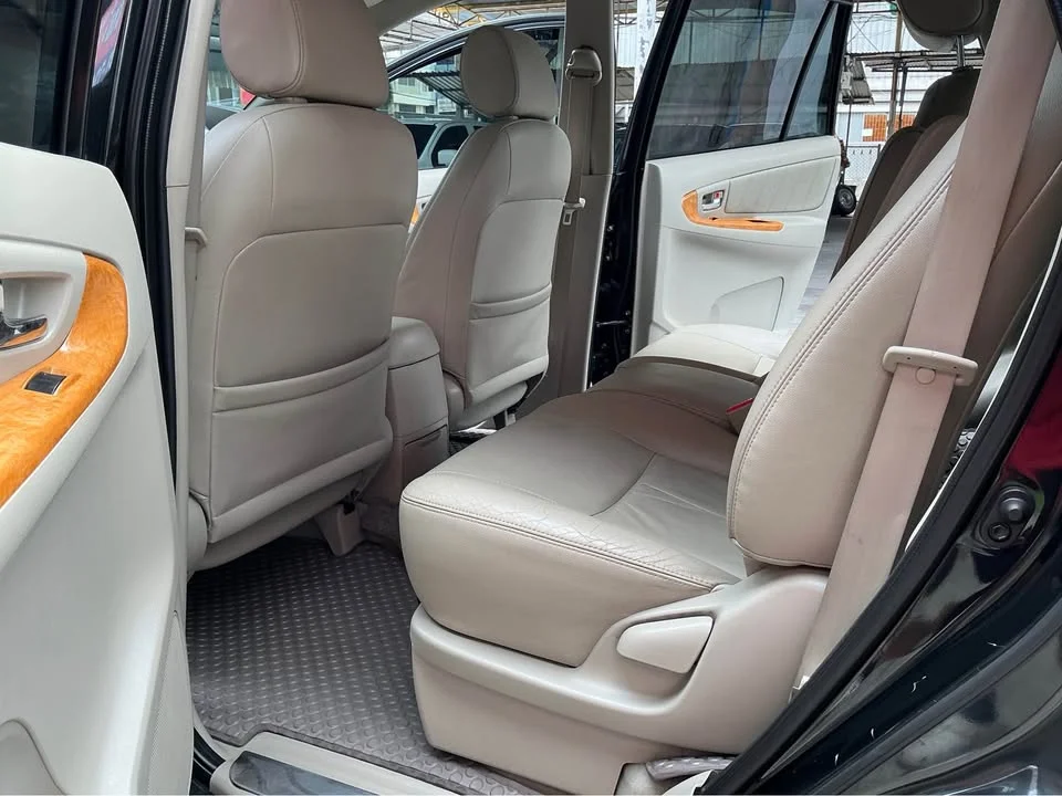 2010 Toyota Innova I 3