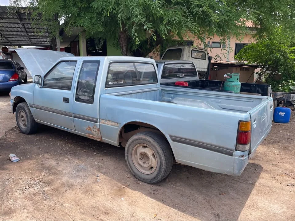 1996 Isuzu TFR III 3