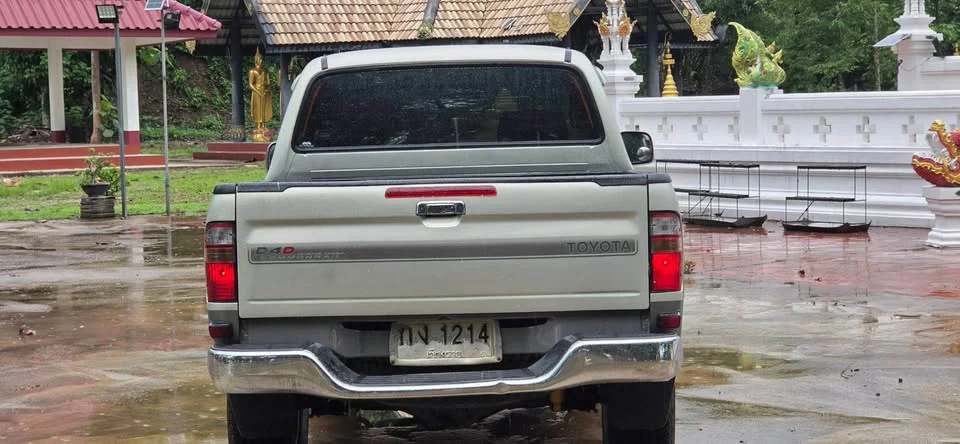 2002 Toyota Hilux Tiger VI 3