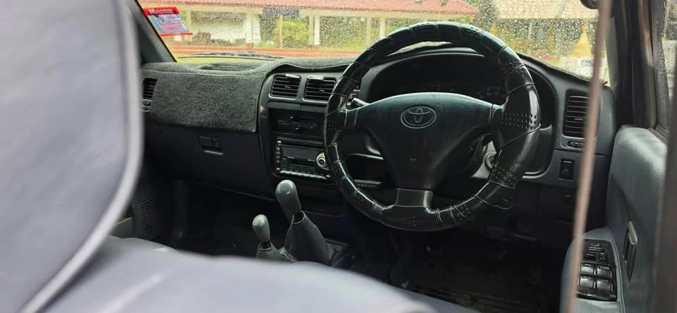 2002 Toyota Hilux Tiger VI 2