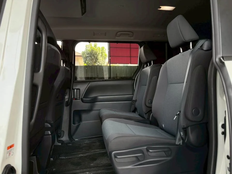 2024 Toyota Voxy IV 2