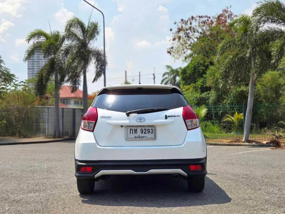 2016 Toyota Yaris III 2