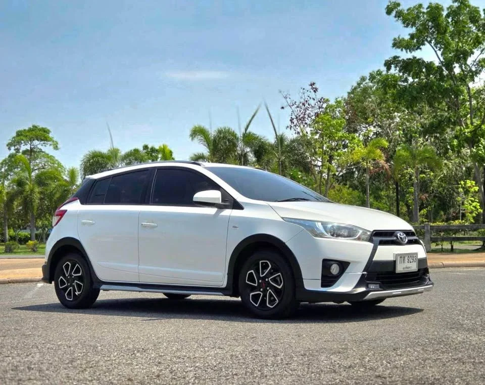 2016 Toyota Yaris III 3