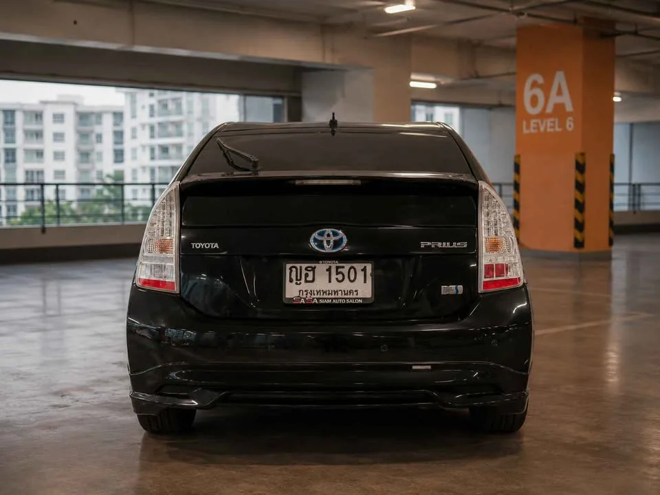 2011 Toyota Prius III 3