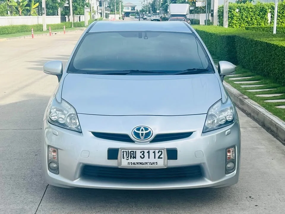 2011 Toyota Prius III 3