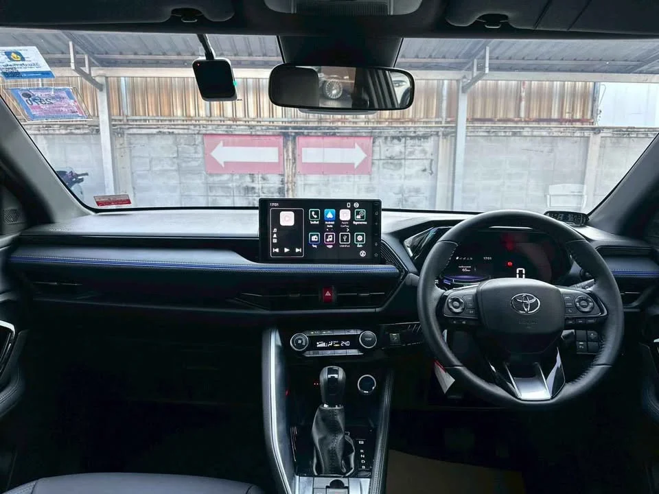 2025 Toyota Yaris Cross AC200 2