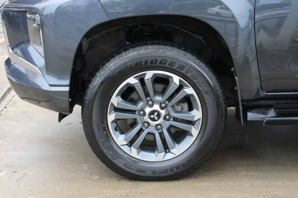 2022 Mitsubishi Triton V 3