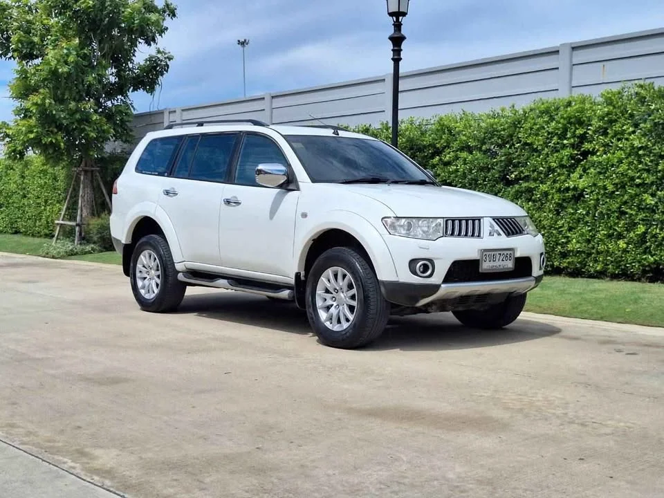 2011 Mitsubishi Pajero Sport II 2