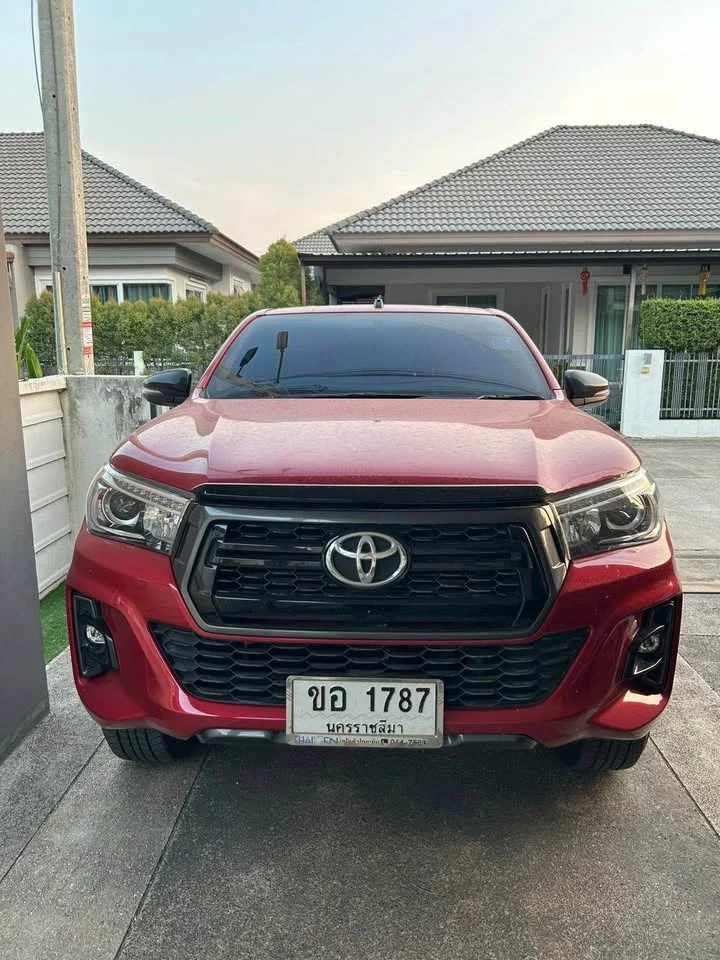 2020 Toyota Hilux VIII 2
